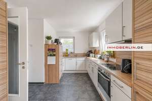 IMMOBERLIN.DE - Toplage! Charmantes Einfamilienhaus mit Südgarten & -terrassen – Die vollständige Adresse der Immobilie erhältst du vom Anbieter., 12205 Lichterfelde, Berlin – Vorschaubild 4
