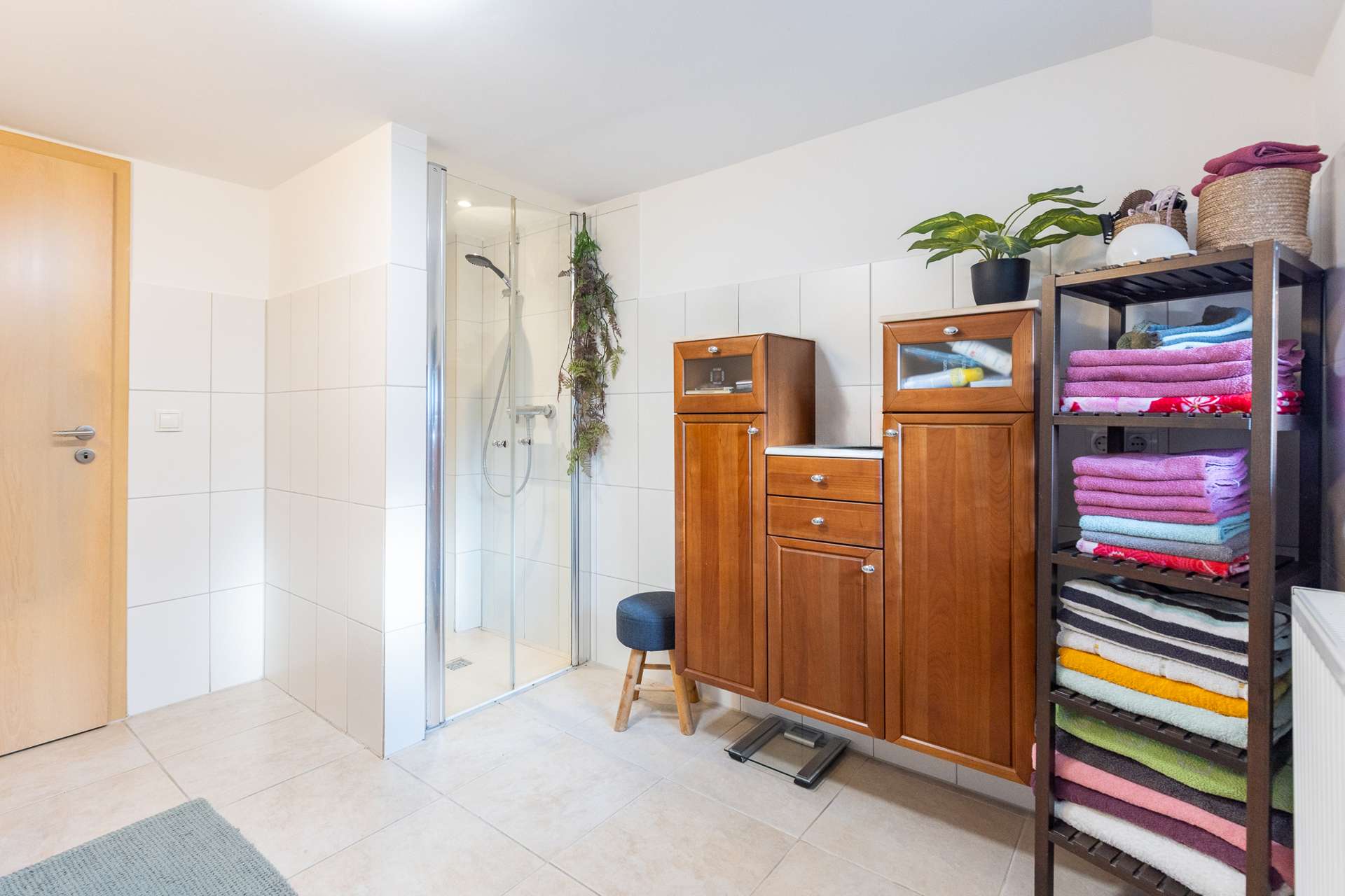 Immobilie in Visbek - Ländlicher Charme trifft moderne Technik und eröffnet Raum für Wohnen, Arbeiten und eigene Energie - Bild 3