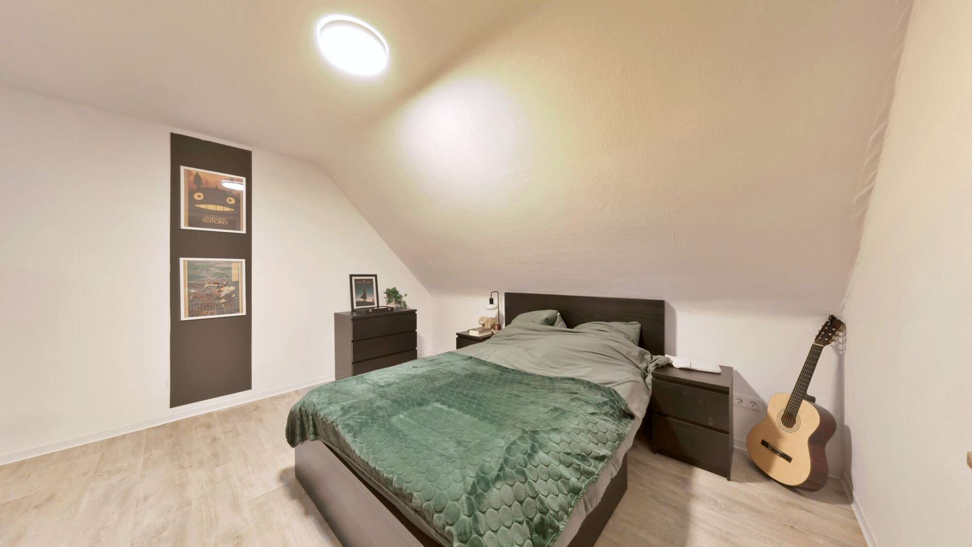 Immobilie in Varel - Zentral und trotzdem ruhig wohnen in Varel - 3-Zimmer Eigentumswohnung mit Balkon - Bild 1