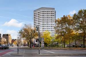 Weitblick über Hamburg: Sanierte 2-Zimmer-Wohnung mit Loggia und Garagenstellplatz auf St. Pauli – Die vollständige Adresse der Immobilie erhältst du vom Anbieter., 20359 Sankt Pauli, Hamburg – Vorschaubild 2
