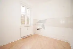 Charmante 3-Raum-Wohnung mit Balkon und lichtdurchflutetem Tageslichtbad in Chemnitz-Ebersdorf – Erich-Steinfurth-Straße 19, 9131 Chemnitz – Vorschaubild 9