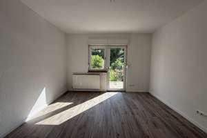 Ein Zuhause (freigestellt) für die ganze Familie - Frisch renoviertes Raumwunder mit Koiteich – Erich-Ollenhauer-Straße 166, 65199 Dotzheim, Wiesbaden – Vorschaubild 8