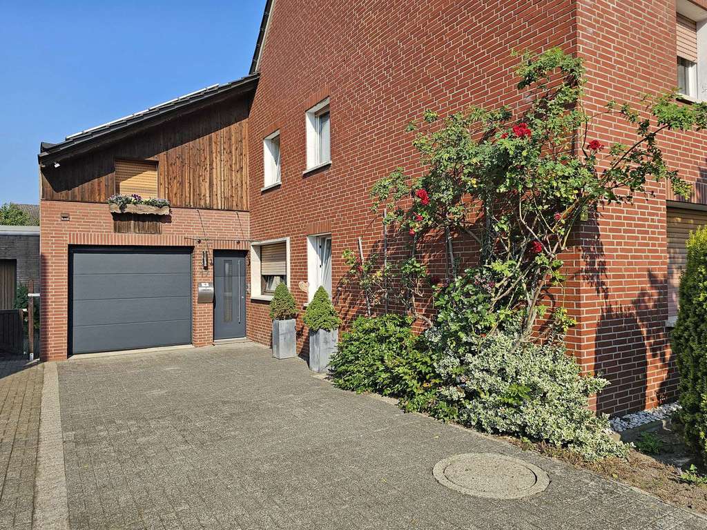 Immobilie in Ascheberg - Einzigartige Wohnung mit Hausgefühl und extra Baugrundstück in traumhafter, zentraler Lage - Bild 1