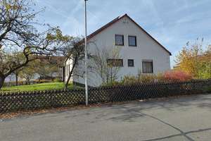 Haus mit großem Garten und Photovoltaik mit zwei Garagen – Lauf a.d. Pegnitz/Günthersbühl – Die vollständige Adresse der Immobilie erhältst du vom Anbieter., 91207 Lauf an der Pegnitz – Vorschaubild 3