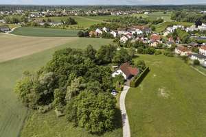 Umgeben von einem Biotop: Einfamilienhaus mit Einliegerwohnung in ruhiger und zentrale Lage – Die vollständige Adresse der Immobilie erhältst du vom Anbieter., 85051 Südwest, Ingolstadt – Vorschaubild 4