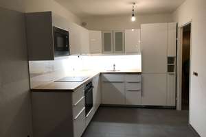 Zentral gelegene, kernsanierte, rühige 2,5 zimmer Wohnung mit EBK,Terasse & garten in Stuttgart-West – Die vollständige Adresse der Immobilie erhältst du vom Anbieter., 70178 Rotebühl, Stuttgart – Vorschaubild 1