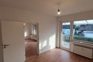 3 Zi Wohnung KDB mit gr. Süd-Balkon +  separaten  Zi mit Dusche und WC im DG   – Die vollständige Adresse der Immobilie erhältst du vom Anbieter., 47228 Bergheim, Duisburg – Vorschaubild 5