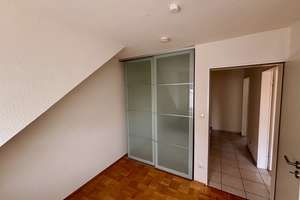 Sehr schöne Dachgeschoss-Wohnung mit tollem Ausblick in Mönchengladbach, Bettrath-Hoven – Die vollständige Adresse der Immobilie erhältst du vom Anbieter., 41066 Bettrath-Hoven, Mönchengladbach – Vorschaubild 4