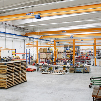 Sofort verfügbare Light-Industrial Halle mit überdachter Außenstellfläche