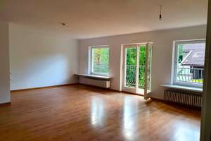 Lichtdurchflutete 4½-Zimmer-Gartenwohnung mit 2 Balkonen, schöner EBK - Privacy, S2 U-Menzing – Die vollständige Adresse der Immobilie erhältst du vom Anbieter., 80997 Allach, München – Vorschaubild 2