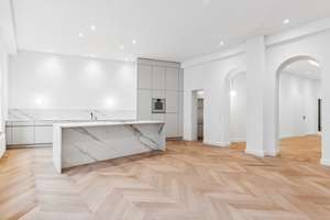 Hochwertig saniertes 3-Zimmer-Domizil mit BALKON ++ nahe Hackescher Markt