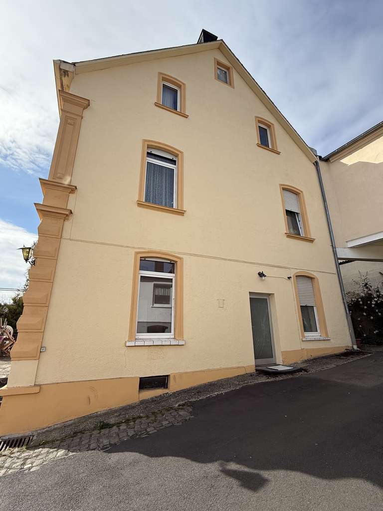 Immobilie in Höhr-Grenzhausen - Wunderschönes ehemaliges Ärztehaus in zentraler Lage von Höhr-Grenzhausen (renovierungsbedürftig) - Bild 2