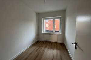 Sanierte schöne 2,5-Zimmer-Wohnung in Kiel-Gaarden-Ost – Gazellenstraße 12, 24143 Gaarden-Ost, Kiel – Vorschaubild 3