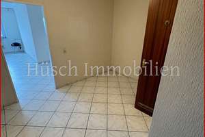 **huesch-immobilien.de**  3-Raum-Wohnung im 11. OG mit traumhaftem Weitblick, Balkon, Aufzug, Garage – 45131 Rüttenscheid, Essen – Vorschaubild 3