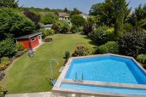Familienidyll mit Pool, Sauna und beeindruckendem Grundstück – Wohnen zwischen Rhein und See – Die vollständige Adresse der Immobilie erhältst du vom Anbieter., 47198 Alt-Homberg, Duisburg – Vorschaubild 1