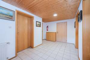 Großes Zweifamilienhaus bestehend aus angebautem Neubau zur Eigennutzung und Altbau mit Wohnrecht – Die vollständige Adresse der Immobilie erhältst du vom Anbieter., 84364 Bad Birnbach – Vorschaubild 36