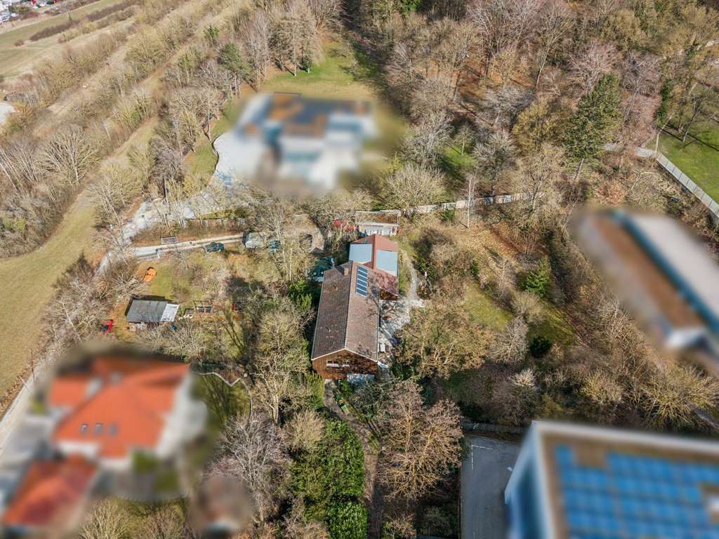 Immobilie in Bopfingen - Großzügiges Zweifamilienhaus mit Traumgrundstück in Bopfingen - Bild 1