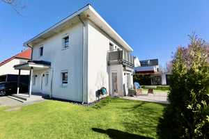 MODERNER KOMFORT & TOP GEPFLEGT - MIT KAMINOFEN & KLIMAANLAGE -  CARPORT & SCHÖN ANGELEGTER GARTEN – Berlin – Vorschaubild 19