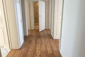 Sanierte Altbauwohnung mit zwei Balkonen, Stuckdecken, Dielen und neuer Einbauküche in Wiesbaden – Die vollständige Adresse der Immobilie erhältst du vom Anbieter., 65183 Mitte, Wiesbaden – Vorschaubild 21