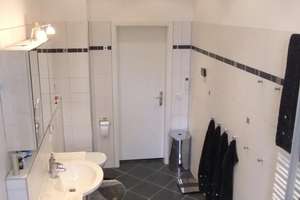 Charmante Altbauwohnung mit großzügigem Hof, Gartenidylle und gewachsener Hausgemeinschaft – Treskowallee 56, 10318 Karlshorst, Berlin – Vorschaubild 12