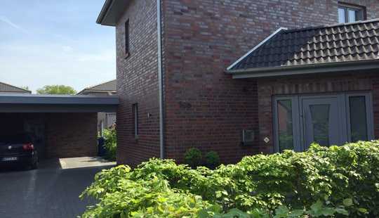 Bild von Elegantes Einfamilienhaus (3 Zi.) in Rastede mit Doppelcarport
