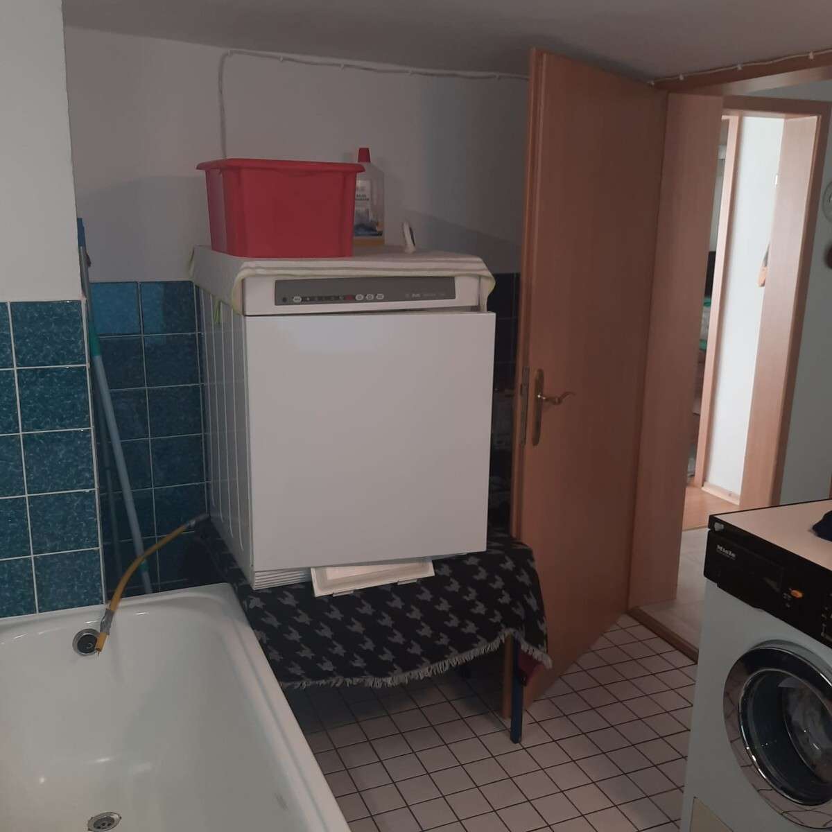 Immobilie in Wutöschingen - Wutöschingen /Degernau - Zweifamilienhaus mit Ausbaupotenzial! - Bild 6