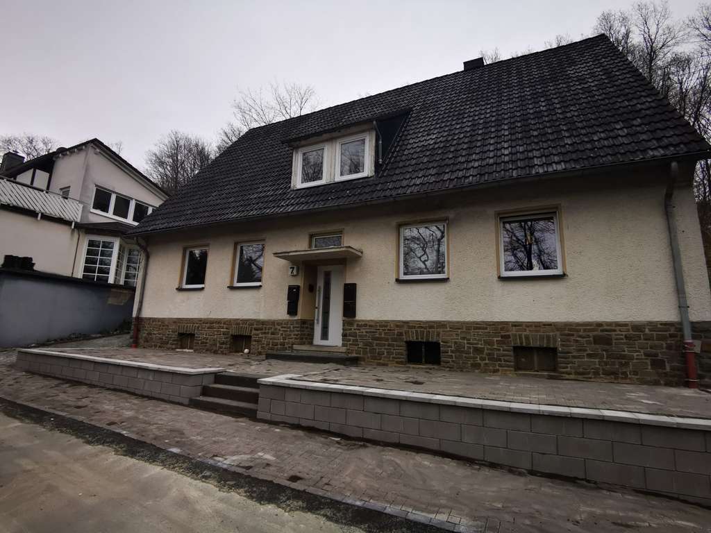 Immobilie in Freudenberg - Attraktive Kapitalanlage in Freudenberg, voll vermietete Renditeobjekte – 2 MFH mit 7 Wohnungen - Bild 1