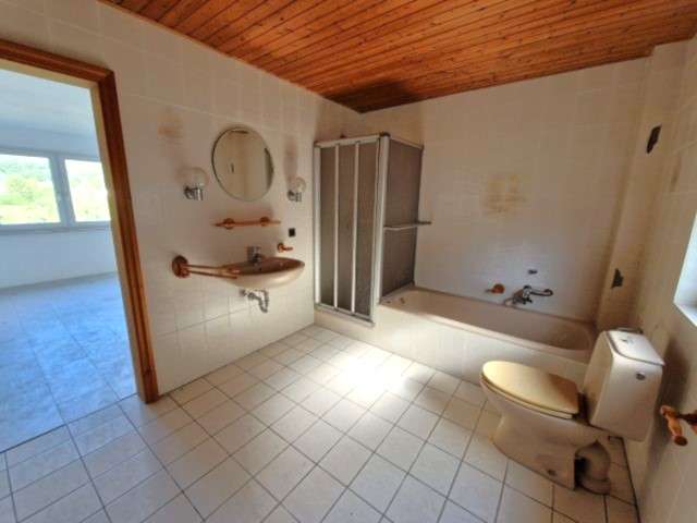 Immobilie in Schalksmühle - Charmantes Haus sucht Sie.
Einfamilienhaus mit Option für zwei Wohnungen!
 - Bild 2