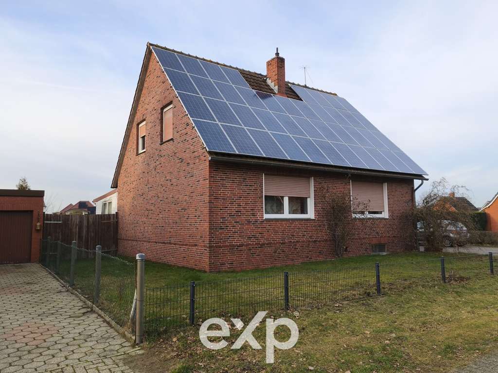 Immobilie in Esterwegen - Attraktive Kapitalanlage: Einfamilienhaus mit Einliegerwohnung und PV-Anlage in Esterwegen - Bild 0