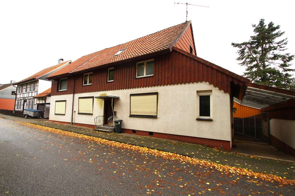 Immobilie in Seesen - freistehendes Zweifamilienhaus in der Nähe von Seesen, in ruhiger Lage von Bornhausen - Bild 2