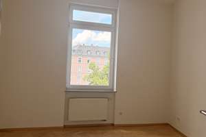 Lichtdurchflutete 3-Zimmer-Altbau-Wohnung mit großer Wohnküche! – 60599 Sachsenhausen-Süd, Frankfurt am Main – Vorschaubild 2