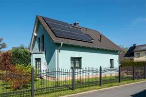 +++Familienidyll in Chemnitz-Rabenstein – EFH mit Kamin, Garten, Balkon, PV-Anlage und Carport+++ – Weydemeyerstr. 38, 9117 Rabenstein, Chemnitz – Vorschaubild 2