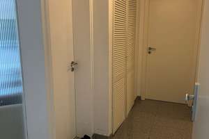 Geschmackvolle 3-Zimmer-Wohnung mit gehobener Innenausstattung mit Balkon in München Perlach