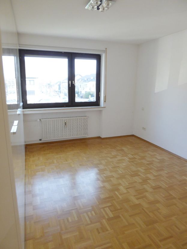 4-Zimmer Maisonette... V-E-R-M-I-E-T-E-T.. image