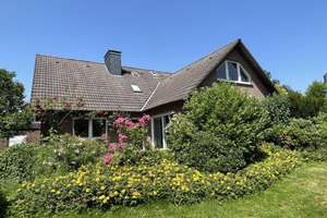 Einfamilienhaus mit viel Platz, Garten und Garage in Bielefeld-Schröttinghausen
