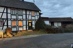 "Charmantes Fachwerk-Landhaus mit Nebengebäuden und großem Gestaltungspotenzial in idyllischer Lage – Rhein-Sieg-Kreis – Vorschaubild 1