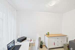 Vermietete 2 Zimmer im EG mit eigenem Eingang inkl. 2 Carports!  (Grundbuch noch Teileigentum/Büro) – 70469 Feuerbach-Mitte, Stuttgart – Vorschaubild 5