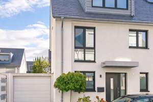 Exklusive Doppelhaushälfte (KfW-55) mit Garten in einer der beliebtesten Wohnlagen Kölns  – Tausendschönweg 0, 50999 Rodenkirchen (Ortsteil), Köln – Vorschaubild 1