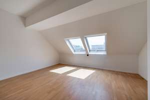 Kriftel: 195 m² Maisonette mit Galerie, großer Terrasse und Weitblick – Die vollständige Adresse der Immobilie erhältst du vom Anbieter., 65830 Kriftel – Vorschaubild 14