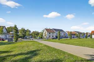 Eckgrundstück mit zusätzlichen Bebauungsmöglichkeiten - gegenüber Parkanlage, 2 FH mit Traum-Garten! – Die vollständige Adresse der Immobilie erhältst du vom Anbieter., 76149 Neureut, Karlsruhe – Vorschaubild 8