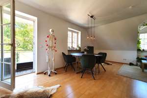 Balkon, Tageslichtbad, Parkett - Helle 3-Zimmer-Maisonette Baujahr 98 mit TG-Stellplatz u. Aufzug! – Bärengasse a.A., 7747 Lobeda-Altstadt, Jena – Vorschaubild 1