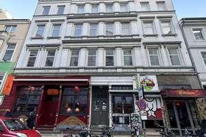Offene Bes. Mi. 19.8.26 um 18:45: Schöne & zentrale 2 Zi.-Altbauwohnung mit Holzdielen