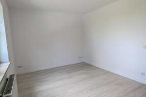 Renovierte 2-Zimmer-Wohnung mit Balkon , Nähe BMW und Porsche Werk  – Leipzig – Vorschaubild 12
