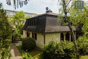 Charmante Villa auf parkähnlichem Anwesen