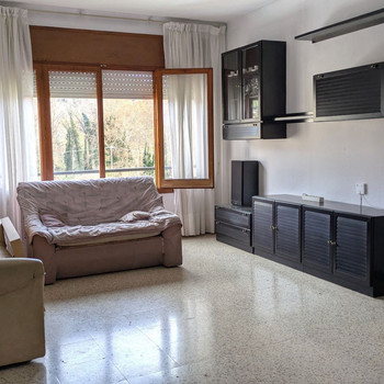 VIER-ZIMMER-WOHNUNG