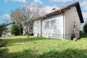 Charmantes Sanierungsprojekt: Einfamilienhaus mit Doppelgarage auf großzügigem 1050 m² Grundstück – Tuttlingen (Kreis) – Vorschaubild 1