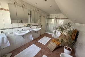 Großzügige DHH mit Süd-West-Garten & Kamin in grüner Lage von Sterkrade – Die vollständige Adresse der Immobilie erhältst du vom Anbieter., 46145 Sterkrade-Nord, Oberhausen – Vorschaubild 3