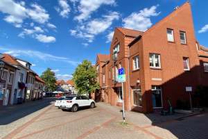 Frei ab 01.08.. Vollmoeblierte und renovierte Design 2-Raum-DG-Wohnung – Westerstrasse 16, 38442 Fallersleben, Wolfsburg – Vorschaubild 3