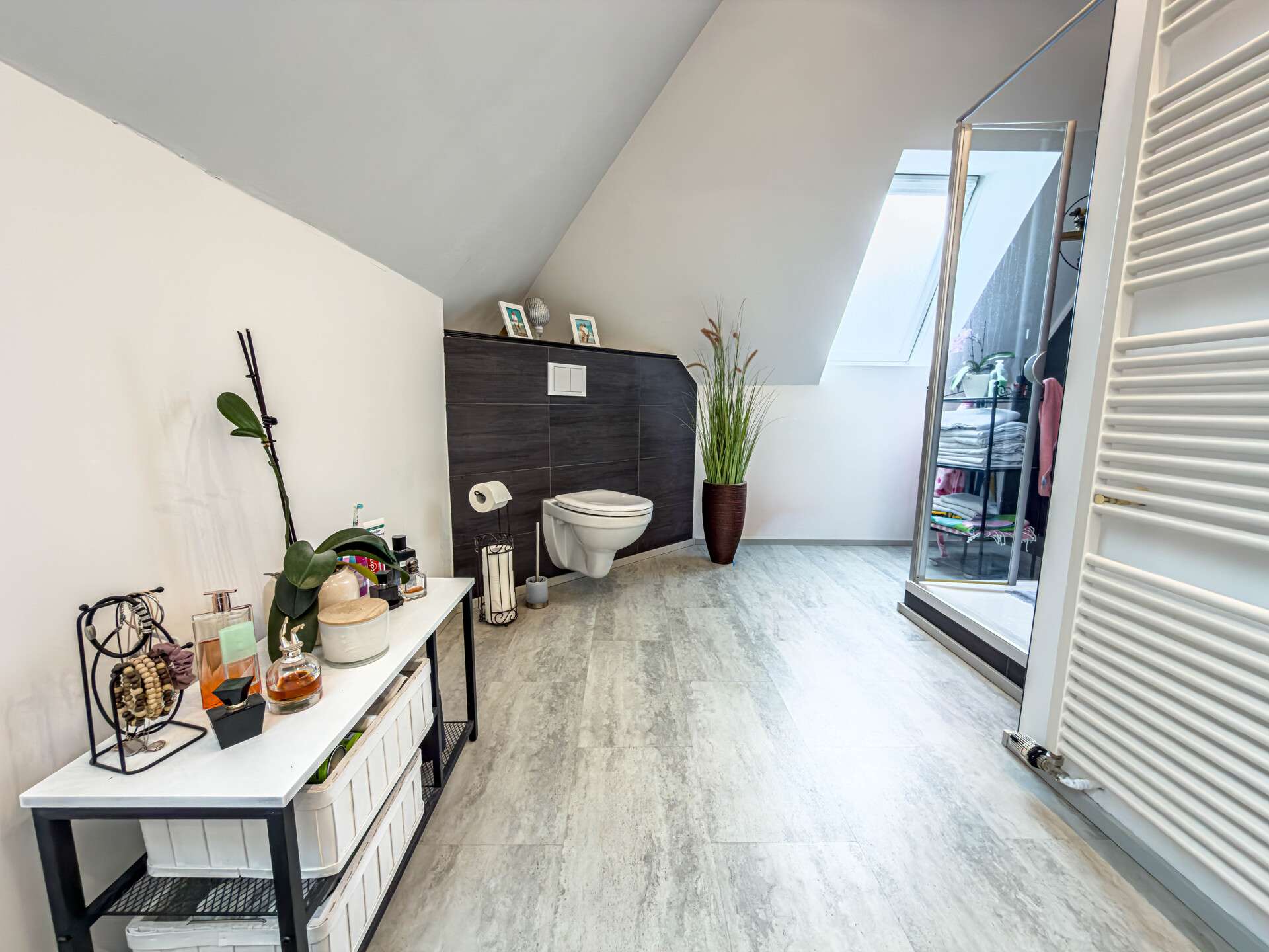 Immobilie in Nordenham - Idyllisches Zuhause mit großem Garten, Kaminwärme und eigener PV-Anlage - Bild 11