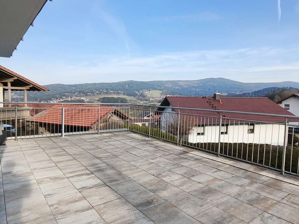 Immobilie in Gotteszell - Modernisiertes Einfamilienhaus m. herrlichem Panoramablick in naturnaher Wohnlage b. Gotteszell - Bild 1